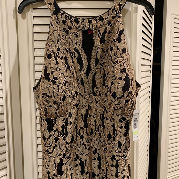 NWT! Macy’s Metallic Lace Halter Gown - Picture 2 of 3